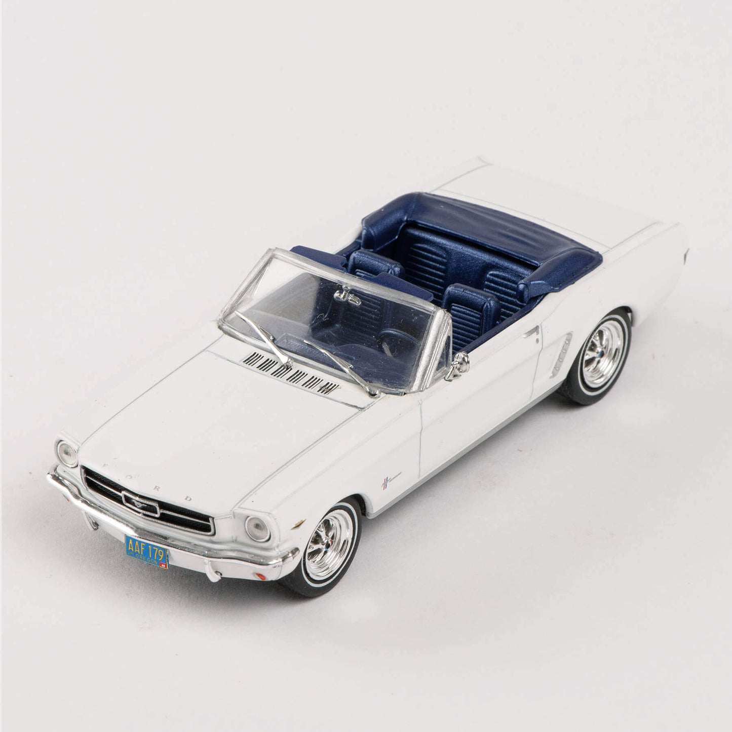 Ford Mustang Convertible 1:43 Scale